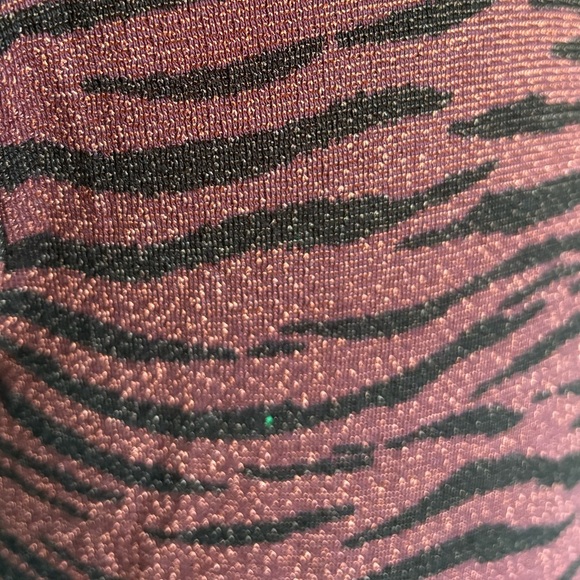 NWT Micheal Stars Woman’s Small Tiger Print Long-Sleeve Top - Picture 4 of 6